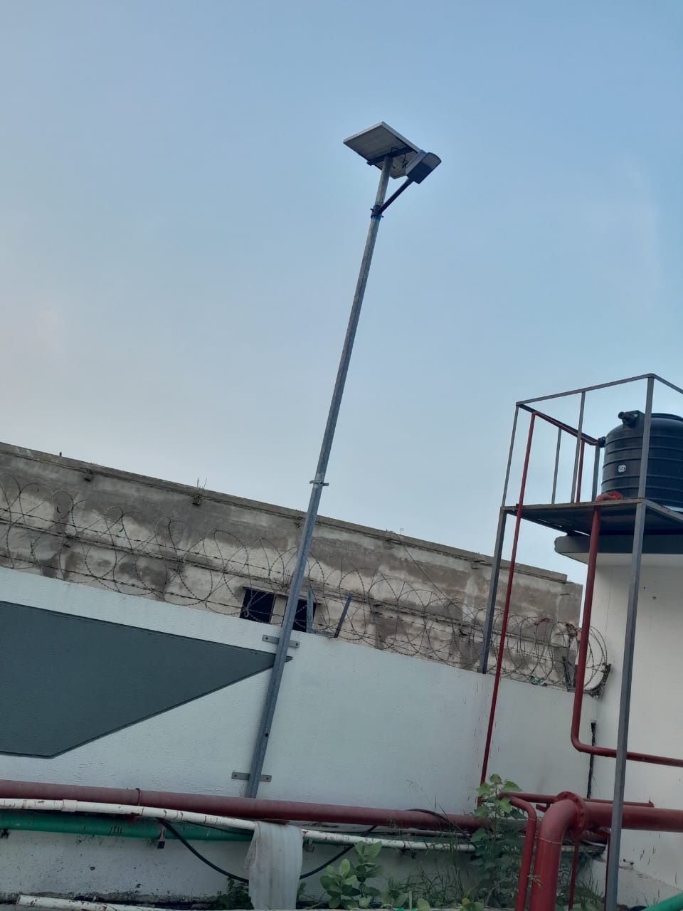 12 Watt solar street light